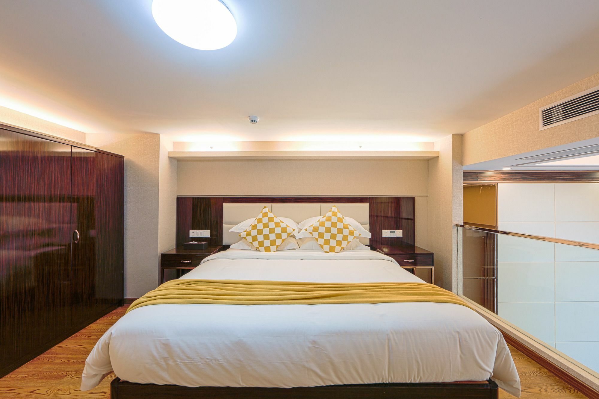 Waifiden Duplex Hotel Apartment Zhongyong Jinyu Branch-Free Shuttle Bus During The Canton Fair Екстер'єр фото